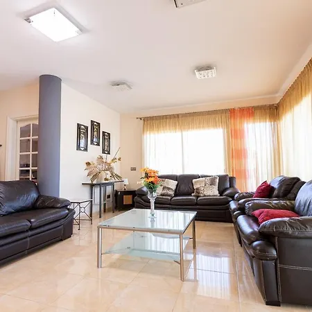 With Private Pool And Magnificent Views 阿德耶