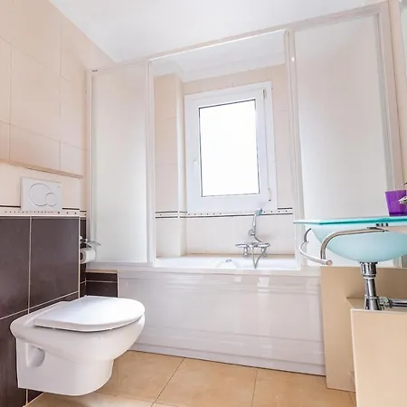 With Private Pool And Magnificent Views * Адехе